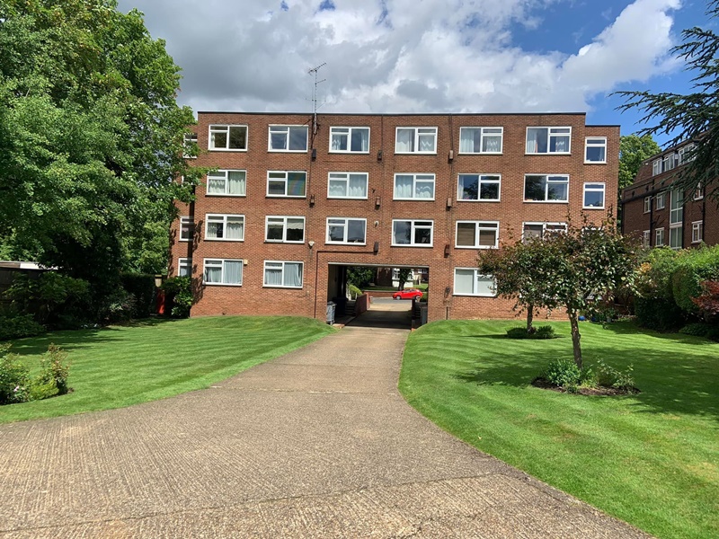 Lawn Maintenance Hoddesdon