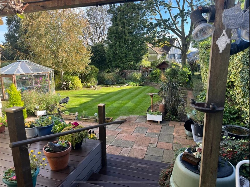 Garden maintenance for large gardens